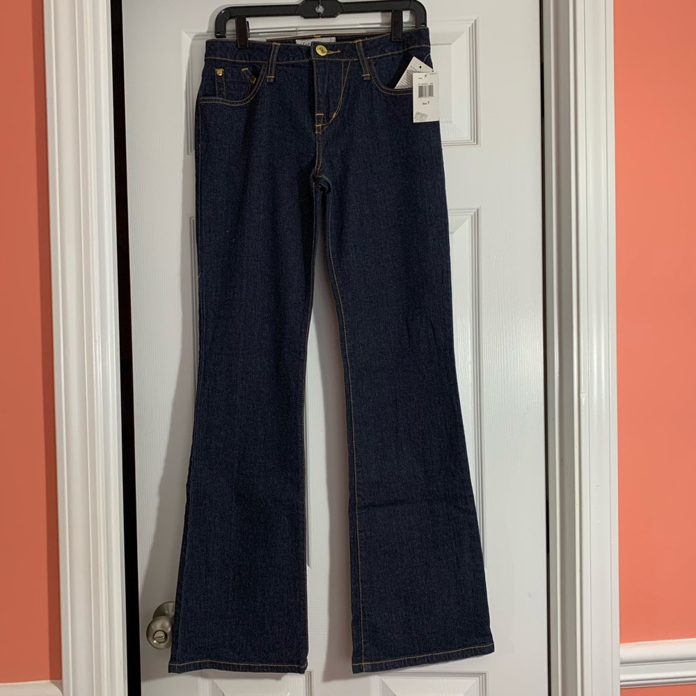 BRAND NEW JEANS